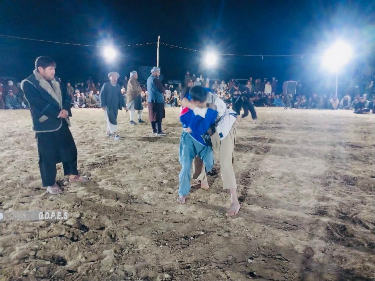 جوزجان؛ رقابت های کشتی محلی با اشتراک ۶۰ تن در ولسوالی خواجه دوکوه برگزارشد