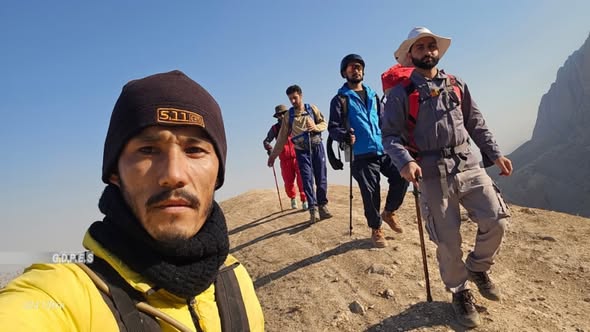 بلخ؛ تیم پنج نفری کوهنوردان در در سلسله کوه های قله شورابک صعود نمودند