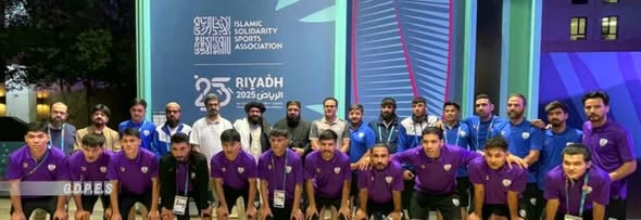 د ورزش ادارې رهبرۍ د اسلامي پیوستون د سیالیو افغان ورزشکارانو او فوټسال ملي لوبډلې سره په سعودي عربستان کې ولیدل