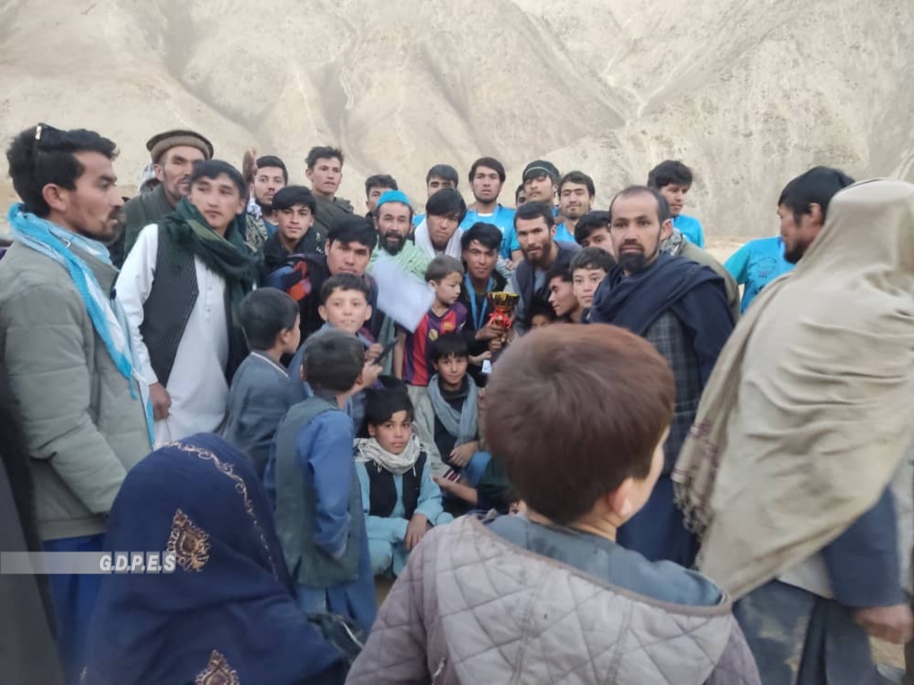 دایکندي؛ خدیر ولسوالۍ کې د ۱۲ لوبډلو ترمنځ د فوټبال سیالۍ پای ته ورسېدې