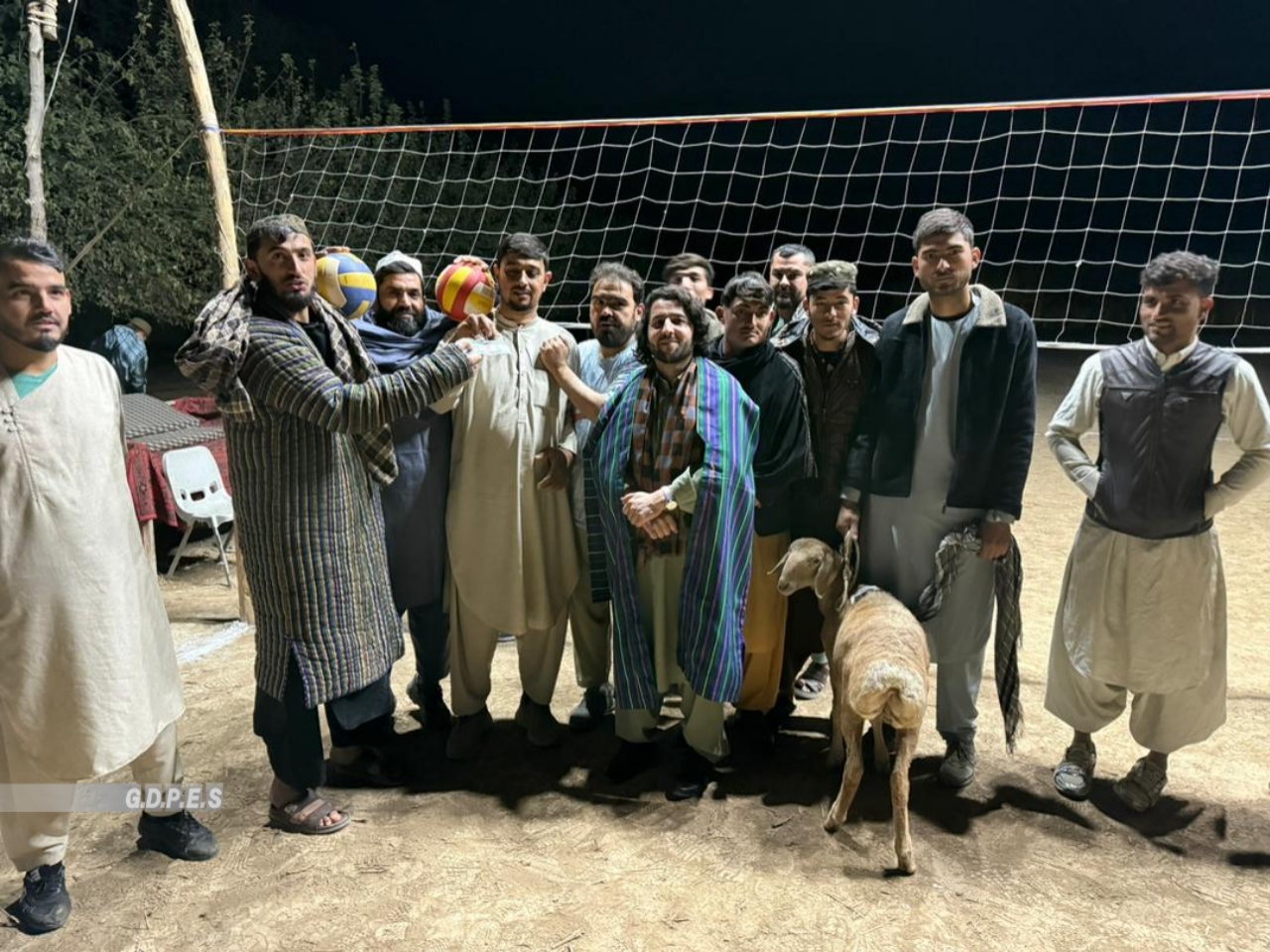 کندز؛ امام صاحب ولسوالۍ کې د ۱۶ لوبدلو ترمنځ د والیبال سیالۍ پای ته ورسېدې