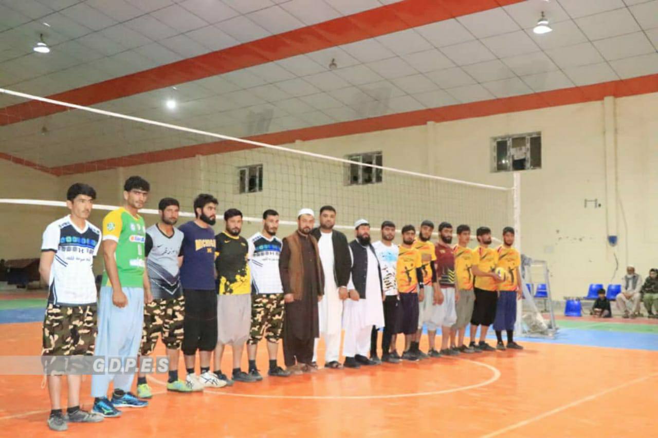 سرپل؛ تیم والیبال اتحاد بلوچ ولسوالی سوزمه قلعه قهرمان تورنمنت لیگ والیبال شد