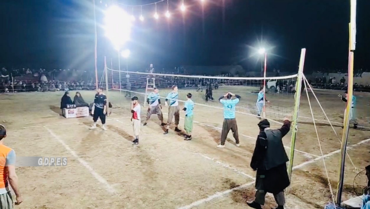 جوزجان؛ رقابت های والیبال با اشتراک ۸ تیم در ولسوالی منگجیک پایان یافت