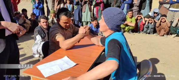 دایکندی؛ رقابتهای دست‌کشتی با اشتراک ۱۹ تن در ولسوالی اشترلی برگزار شد