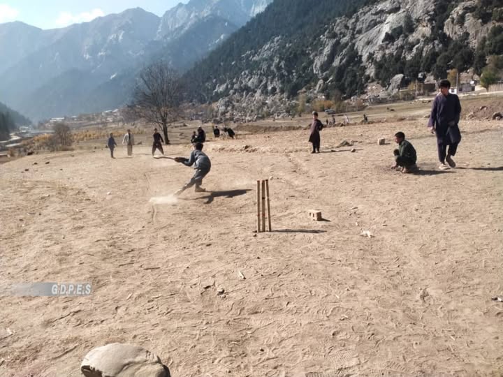 نورستان؛ مسابقات هشت آوره کرکت تیپ‌بال با اشتراک شش تیم آغاز گردید