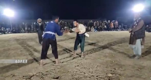 بلخ؛ مسابقات محلی کورش با اشتراک ۸۰ ورزشکار در ولسوالی دولت آباد برگزار شد