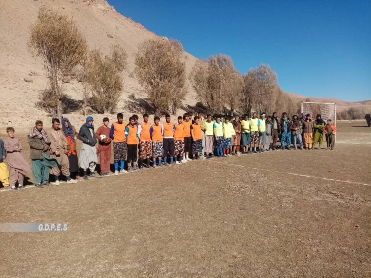 .غور؛ شهرک ولسوالۍ کې د ۱۲ لوبډلو ترمنځ د فوټبال سيالۍ پيل شوې