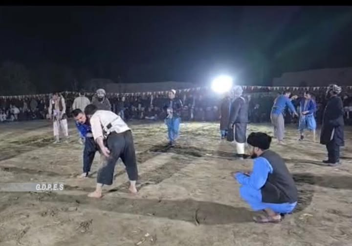 بلخ؛ نهر شاهي ولسوالۍ کې د ۱۰۰ کورشکارانو ترمنځ د کورش سیمه ییزې سیالۍ ترسره شوې