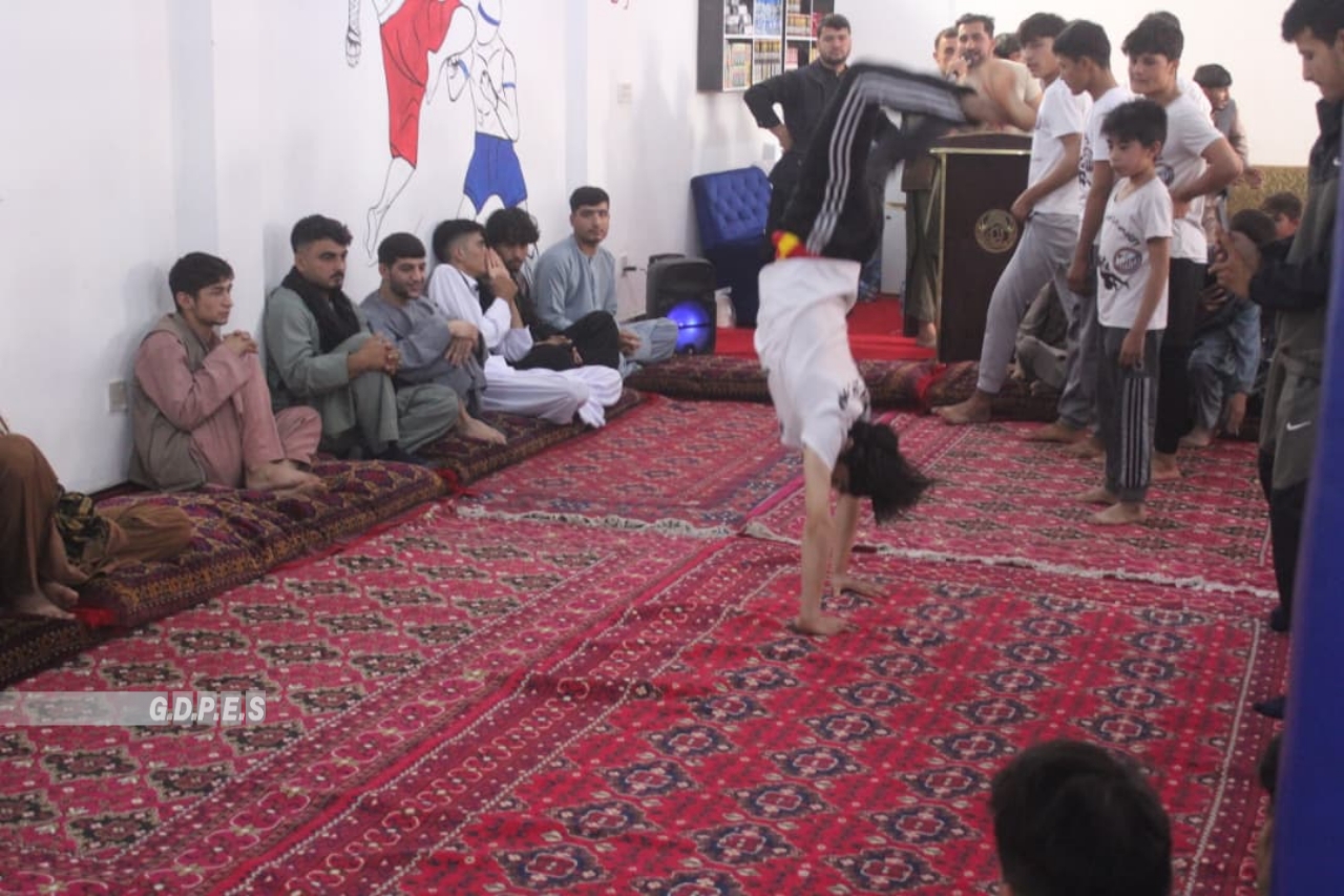 بلخ؛ برگزاری نمایش‌های جمناستیک با حضور ۱۵ ورزشکار در شهر مزار شریف