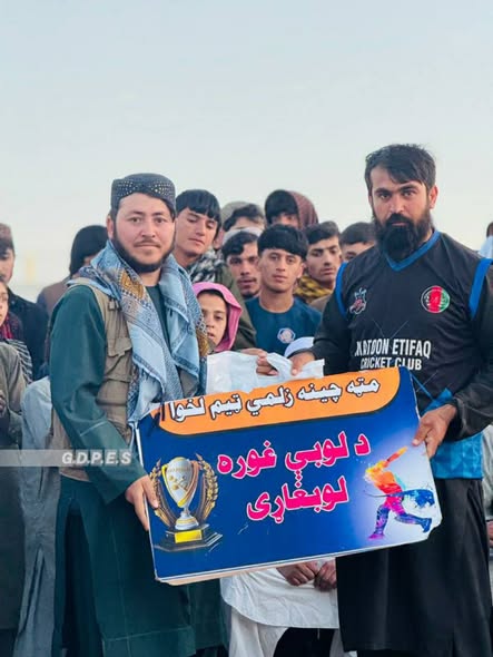 خوست؛ اسماعيل خېلو مندوزيو ولسوالۍ کې د ۵۲ لوبډلو ترمنځ د ټېپ بال کرېکټ سيالۍ پای ته ورسېدې