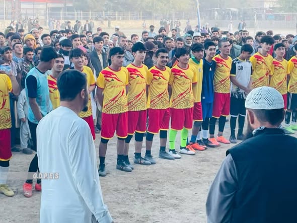 سرپل؛ تیم لیسه خطیب آباد قهرمان رقابتهای فوتبال معارف شد