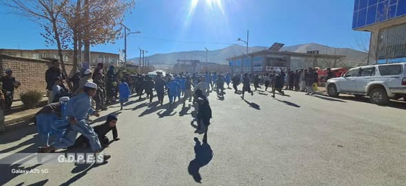 بامیان؛ مسابقات اتلیتیک میان بیشتر از ۱۰۰ ورزشکار بی سرپرست در مرکز برگزار شد