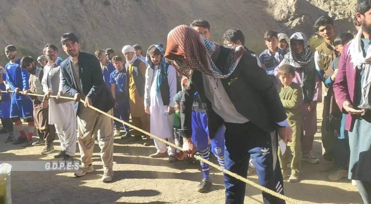دایکندی؛ مسابقات ریسمان کشی با اشتراک شش تیم در ولسوالی اشترلی برگزار گردید