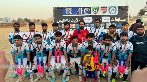 بادغیس؛ مسابقات فوتبال با اشتراک هفت تیم با قهرمانی تیم ولسوالی قادس به پایان رسید