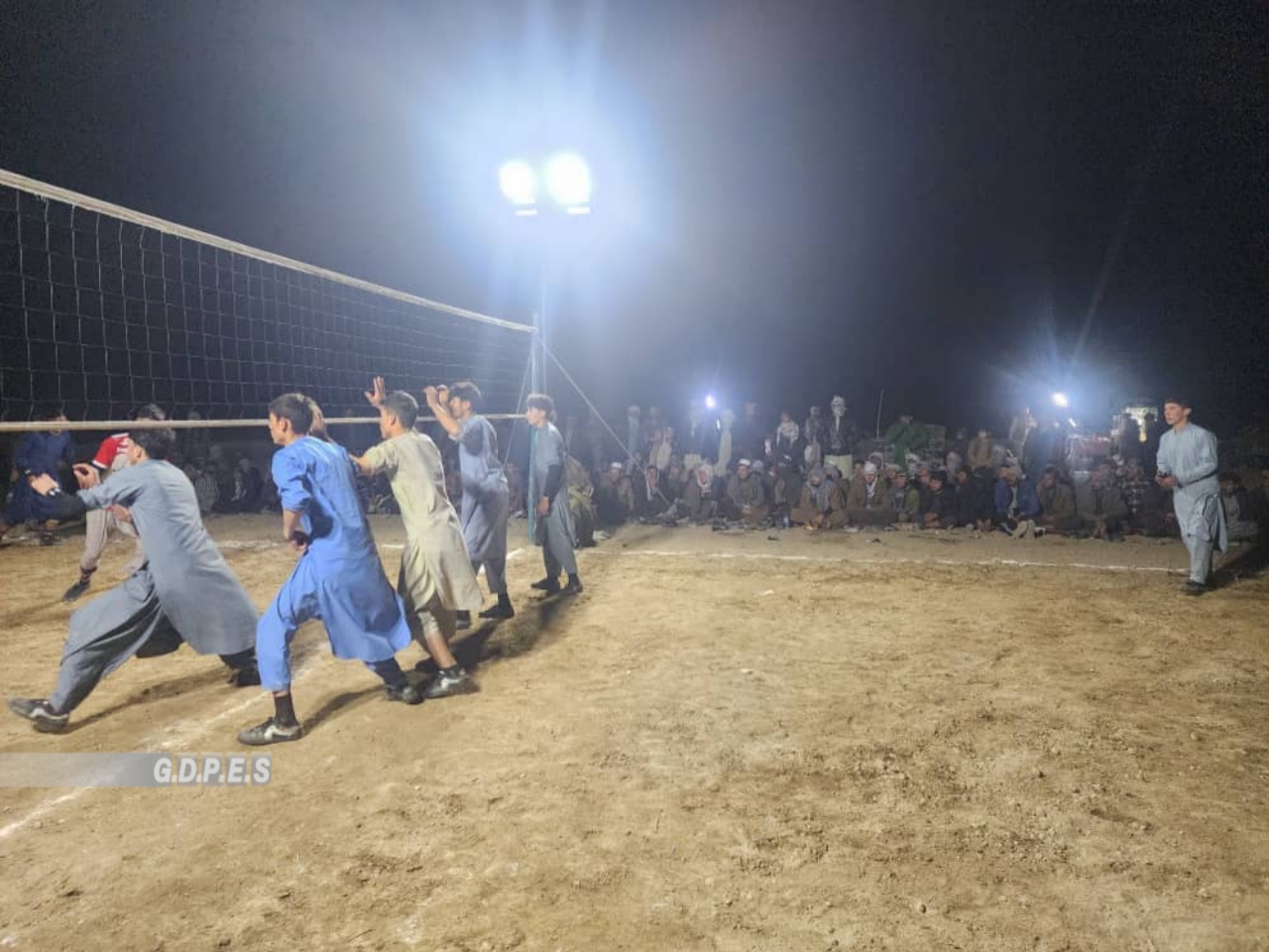 بلخ؛ دولت آباد ولسوالۍ کې د لسو لوبډلو ترمنځ د واليبال سیالۍ وشوې