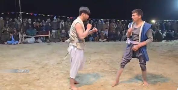 بلخ؛ مسابقات پهلوانی کورش با اشتراک ۹۰ ورزشکار در ولسوالی دولت آباد برگزار گردید