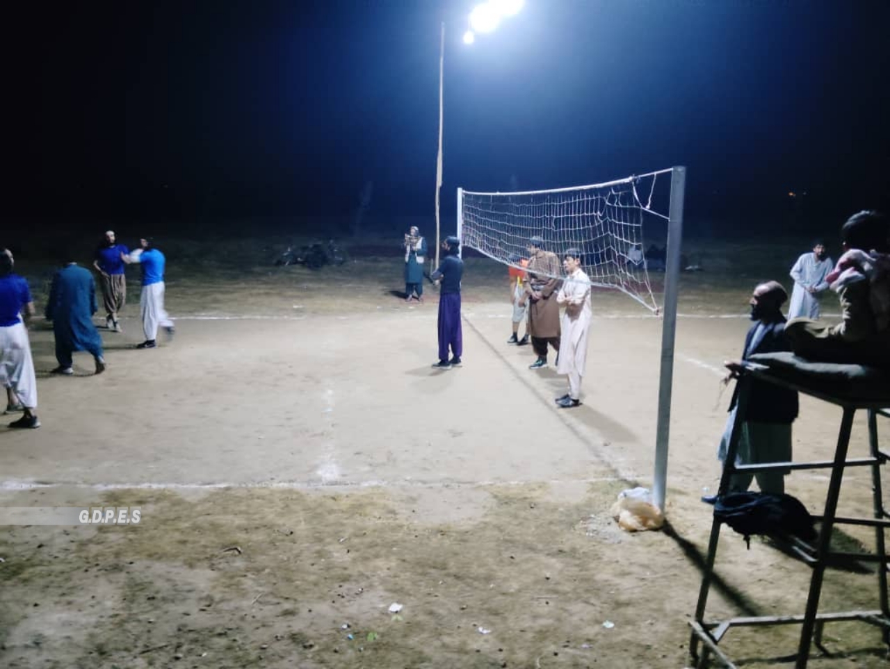 کندز؛ په چهاردره ولسوالۍ کې د لسو لوبډلو ترمنځ د والیبال سیالۍ پای ته ورسېدې