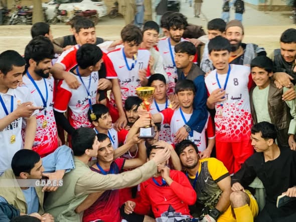 تخار؛ مسابقات فوتبال با اشتراک ۱۱ تیم با قهرمانی تیم لیسه ذکور آهندره به پایان رسید