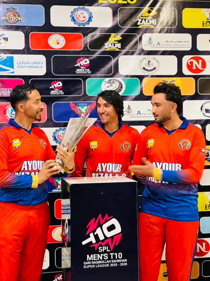 خوست؛ په مرکز متون کنډیو صحرا کې د ۱۲ لوبډلو ترمنځ د ټېپ بال کرکټ سیالۍ پیل شوې