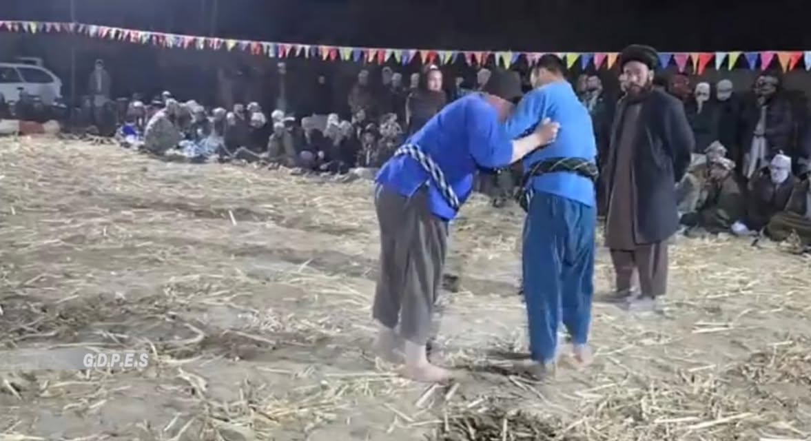بلخ؛ په شورتپه ولسوالۍ کې د ۹۰ پهلوانانو ترمنځ د کورش سیالۍ وشوې