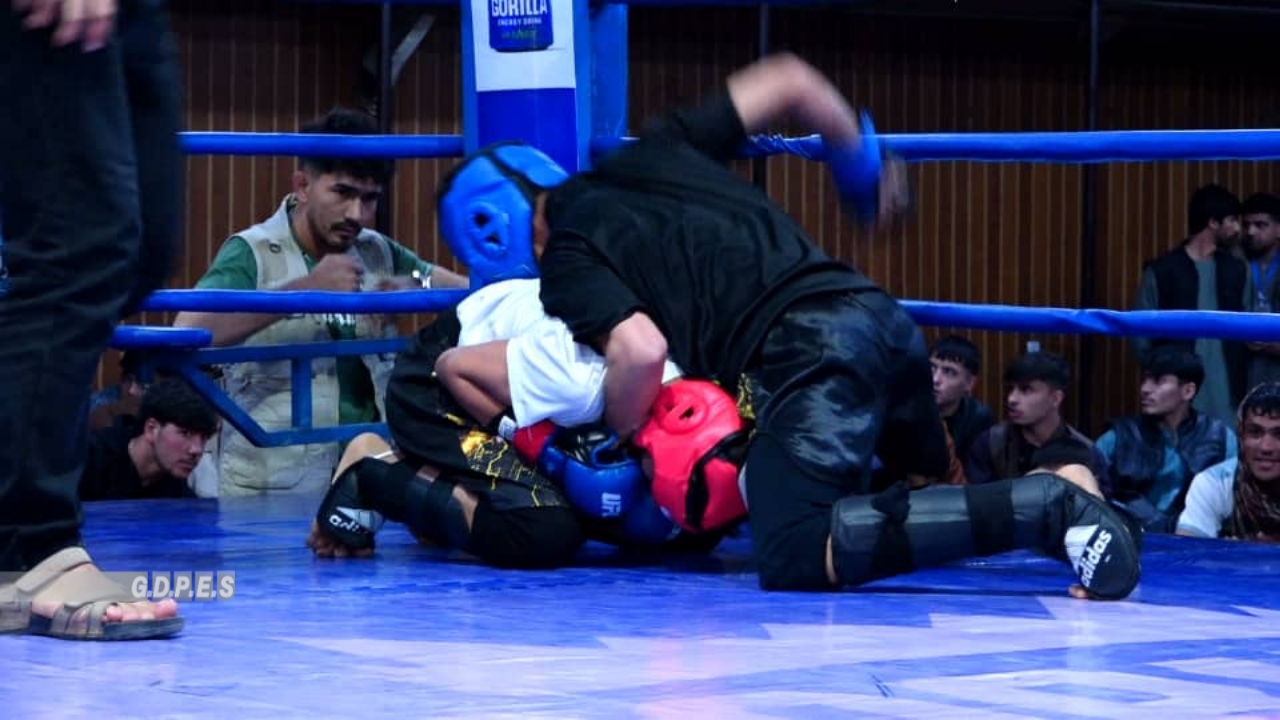 بلخ؛ اولين دور مسابقات سبک يو اف سی ورزش‌های رزمی با اشتراک ۳۰ ورزشکار در شهر مزار شريف برگزار شد