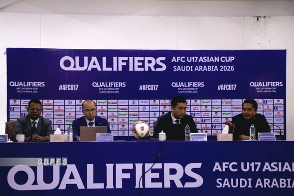 د افغانستان له ١٧ کلونو کم عمره ملي لوبډلې مدير عتیق الله نيازي د ملي لوبډلو د مدیرانو په غونډه کې ګډون وکړ.