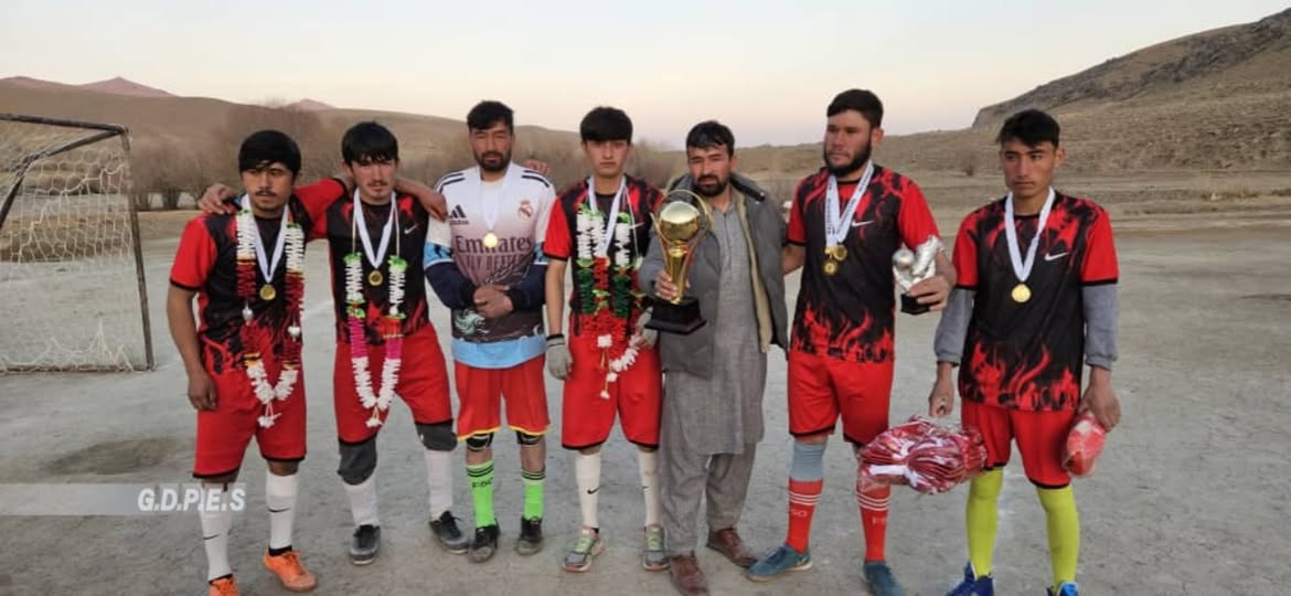 ميدان وردگ کې د ۱۰ لوبډلو ترمنځ د فوټبال سيالۍ پای ته ورسېدې