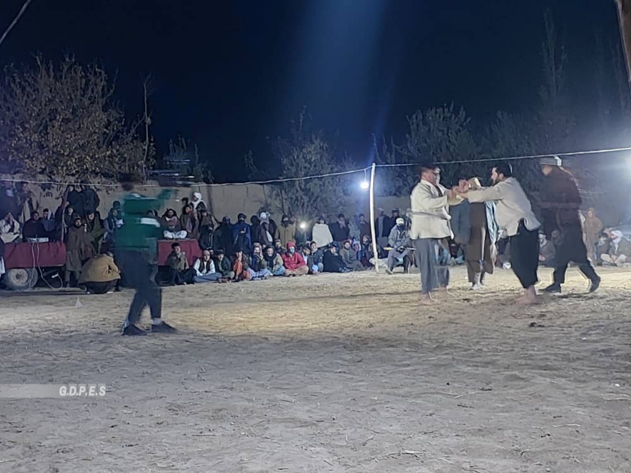 بلخ؛ مسابقات پهلوانی کورش با اشتراک ۶۰ ورزشکار در ولسوالی بلخ برگزار گردید