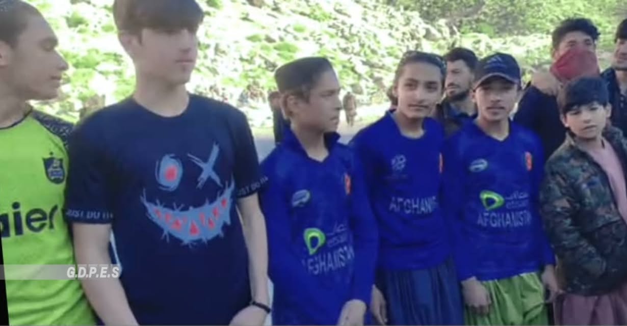 نورستان؛ رقابت های کرکت تیپ بال با اشتراک هشت تیم در ولسوالی دوآب آغاز شد