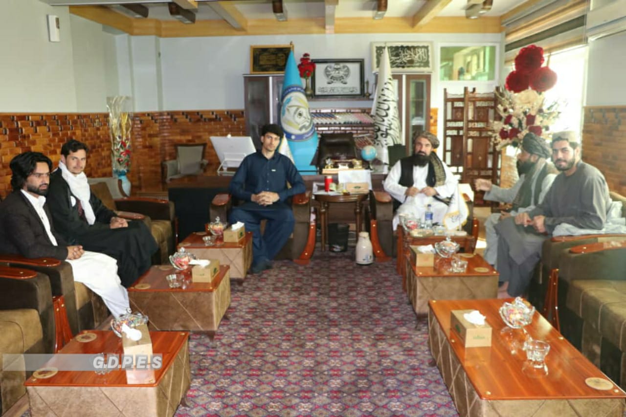 د میدان وردګ ولایت د والي له لوري د والیبال د ملي لوبډلې لوبغاړي وستایل شول