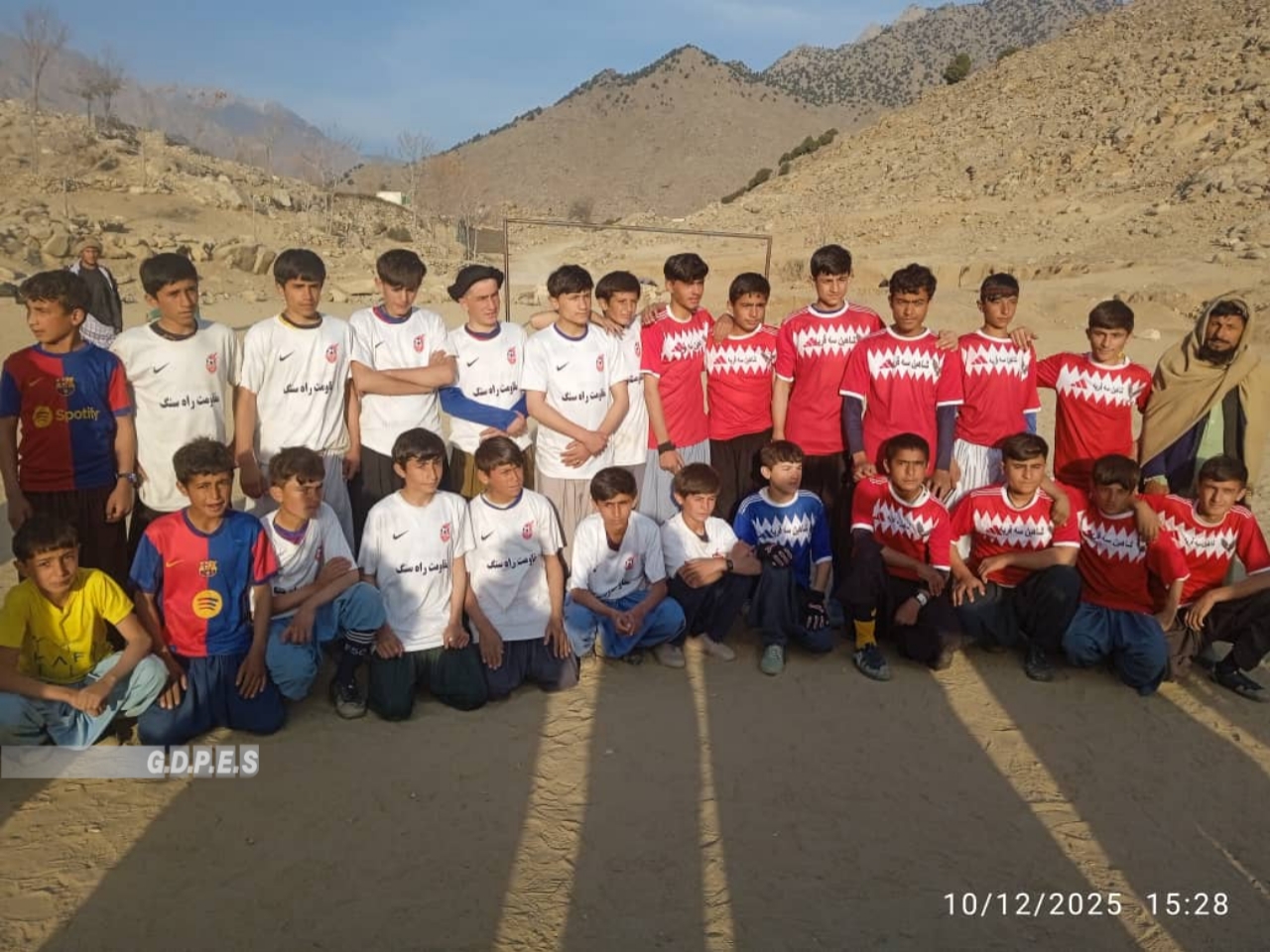 غور؛ دولتیار ولسوالۍ کې د ۱۳ لوبډلو ترمنځ د فوټبال سیالۍ پای ته ورسېدې