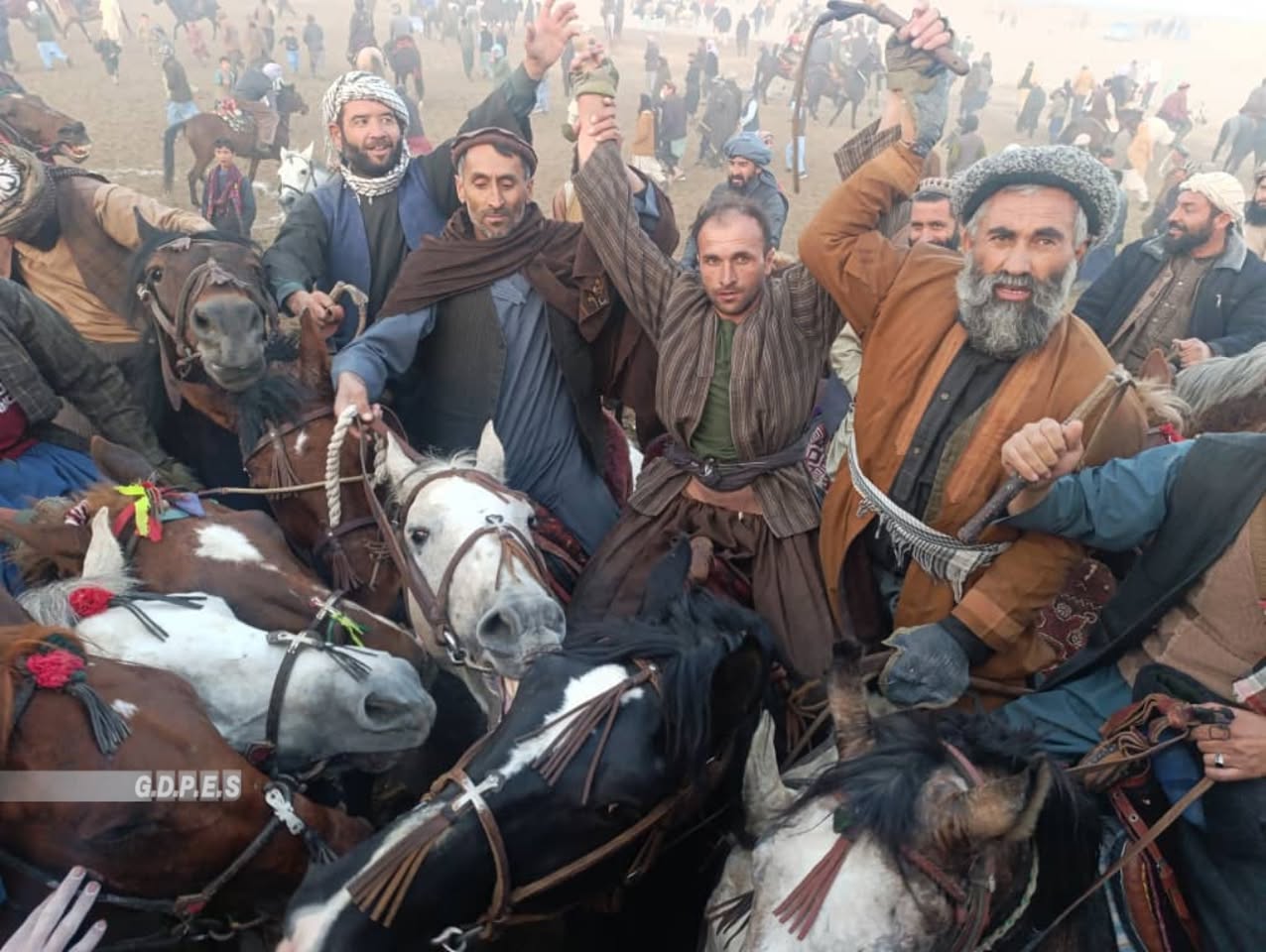 کندز؛ مسابقات بزکشی با اشتراک ۸٠ چاپنداز در ولسوالی قلعه زال برگزار شد