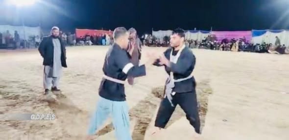 جوزجان؛ رقابت های کشتی محلی با اشتراک ۸۰ تن در ولسوالی آقچه برگزار شد