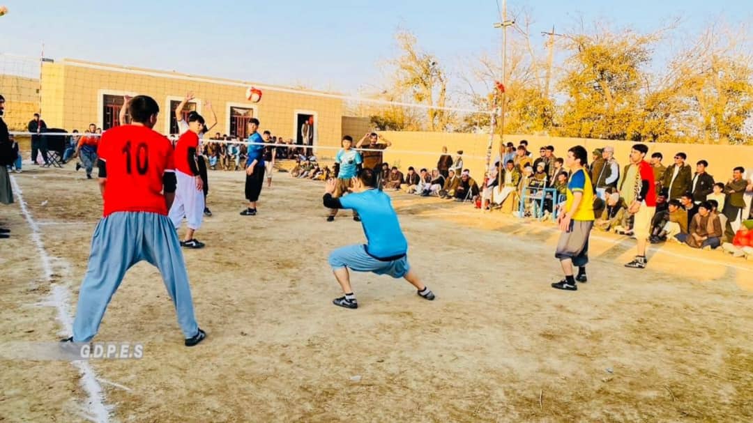 جوزجان؛ مسابقات والیبال با اشتراک شش تیم در ولسوالی خواجه دوکوه به پایان رسید