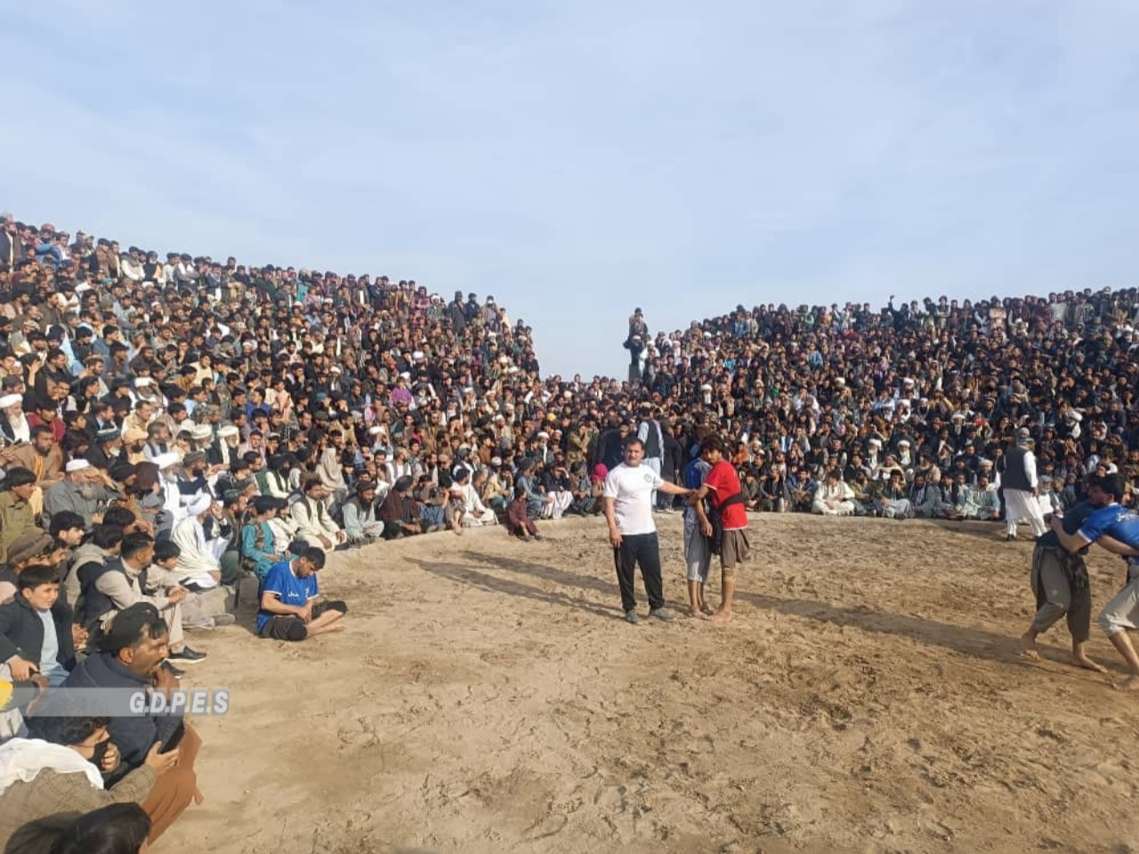 هرات؛ اولین دور مسابقات کشتی محلی بین ولسوالی ها با اشتراک ۲۰۰ پهلوان برگزار گردید