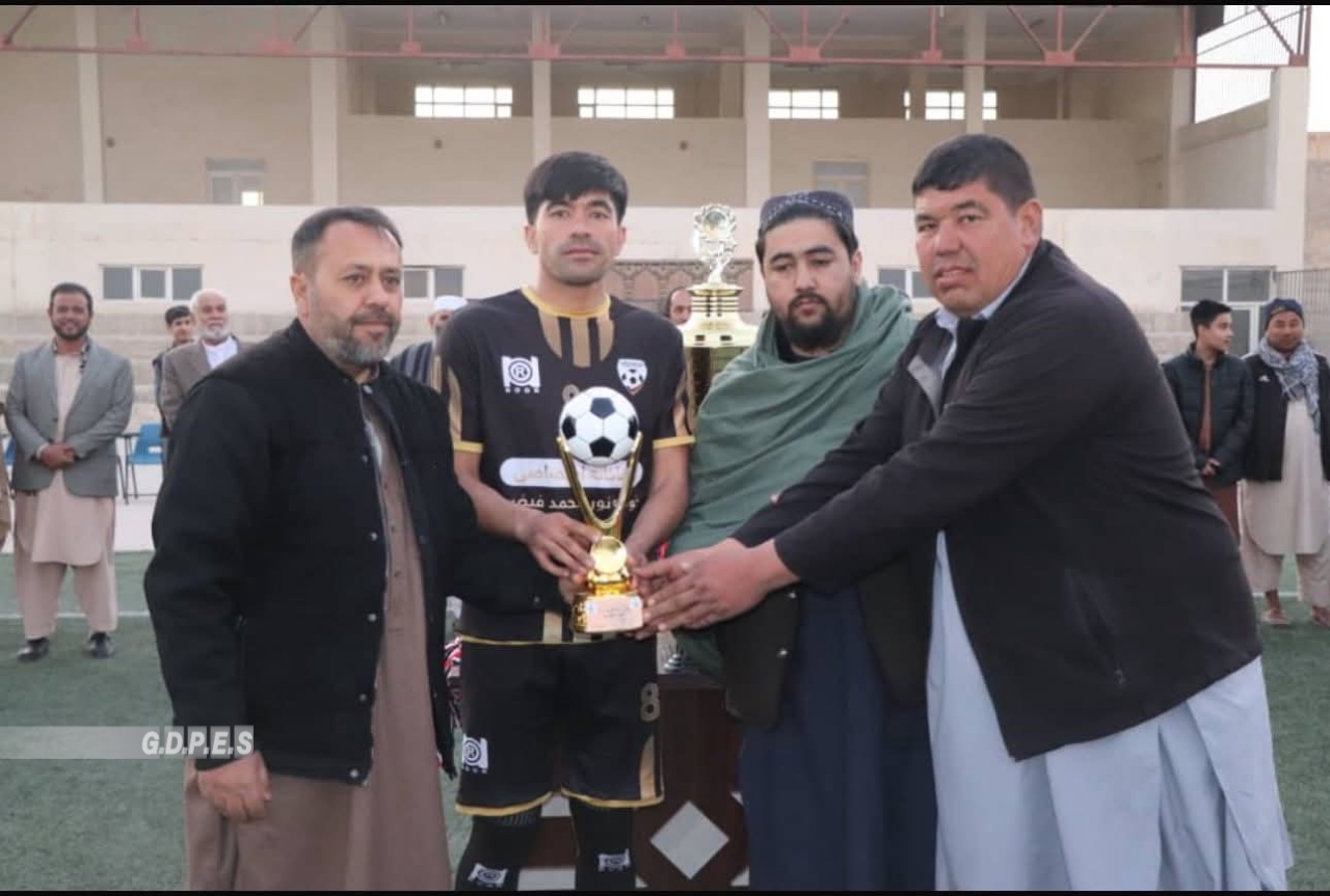 ليگ برتر فوتبال ولایت بلخ با اشتراک ۱۲ تیم در شهر مزار شریف به قهرمانی تیم یاران نور به پایان رسید