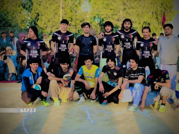 خوست؛ تڼیو ولسوالۍ کې د څلورو لوبډلو ترمنځ د والیبال سیالۍ پای ته ورسېدې