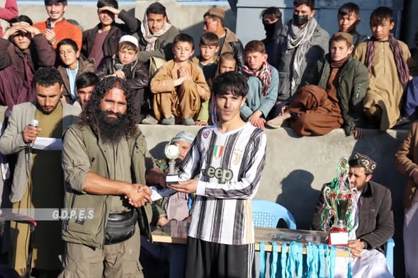 غور؛ مسابقات فوتسال با اشتراک سیزده تیم با قهرمانی تیم استقلال به پایان رسید