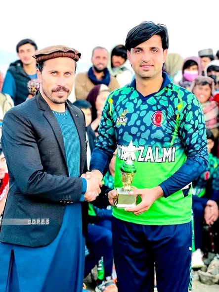 خوست؛ ګربز ولسوالۍ کې د ١٦ لوبډلو ترمنځ د ټېپ بال کرېکټ سیالۍ پای ته ورسېدې