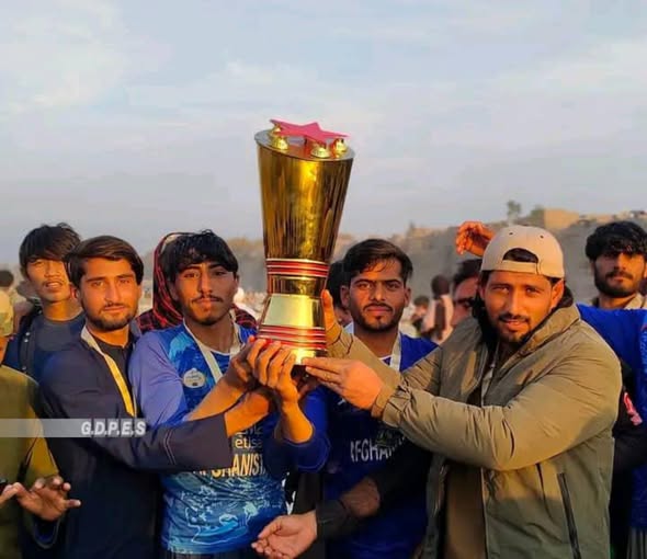 ننګرهار؛ سره رود ولسوالۍ کې د اتو لوبډلو ترمنځ د ټېپ بال کرېکټ سیالۍ پای ته ورسېدې
