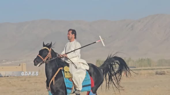 غزنی؛ رقابت های نیزه‌زنی با اشتراک ۱۰ تیم در ولسوالی اندر برگزار شد