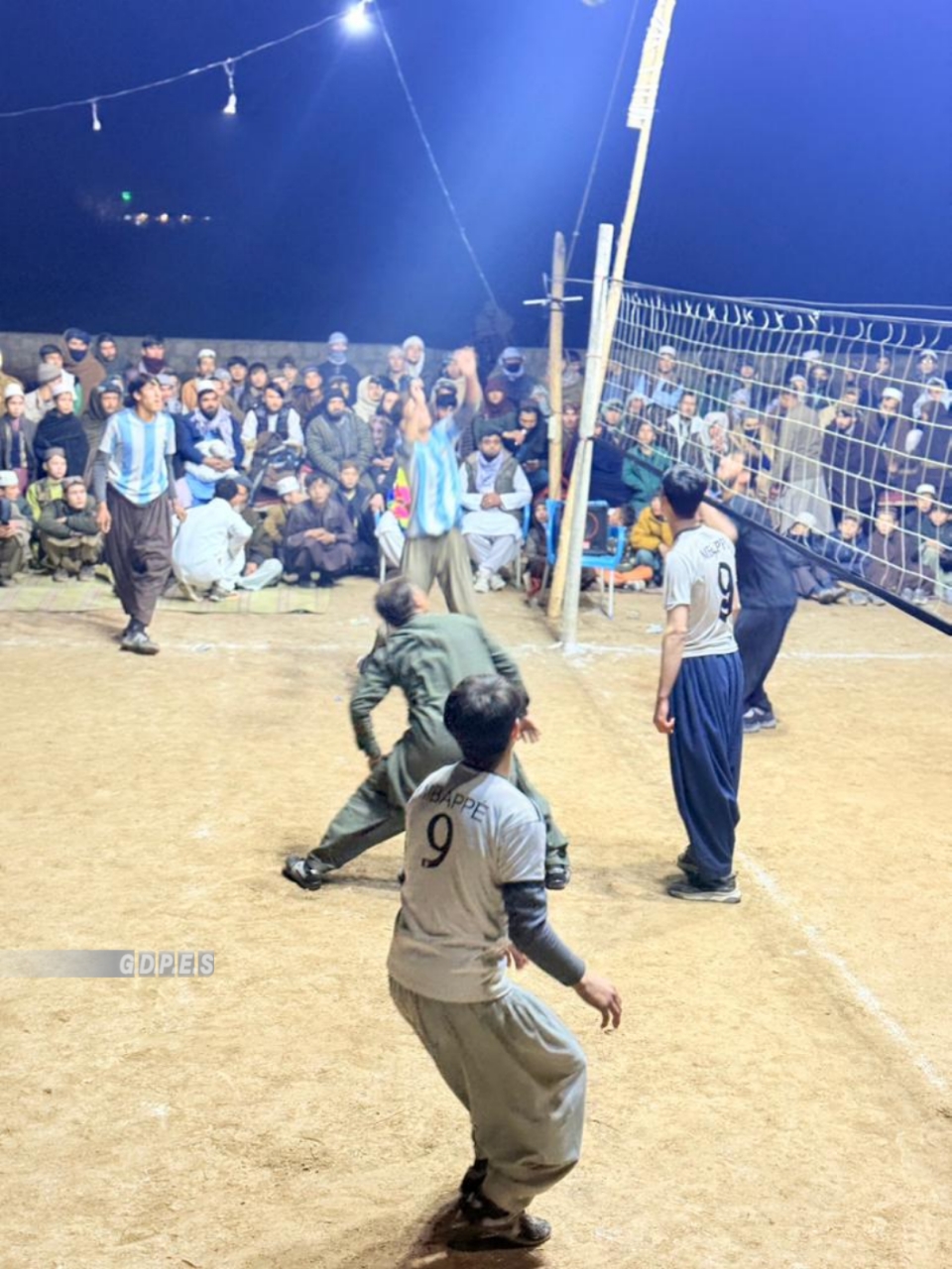 کندز؛ امام صاحب ولسوالۍ کې د لسو لوبډلو ترمنځ د والیبال سیالۍ ترسره شوې