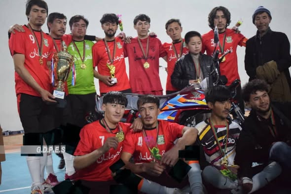 غزنی؛ تیم قهرمانان مالستان قهرمان رقابت های فوتسال در ولسوالی مالستان شد