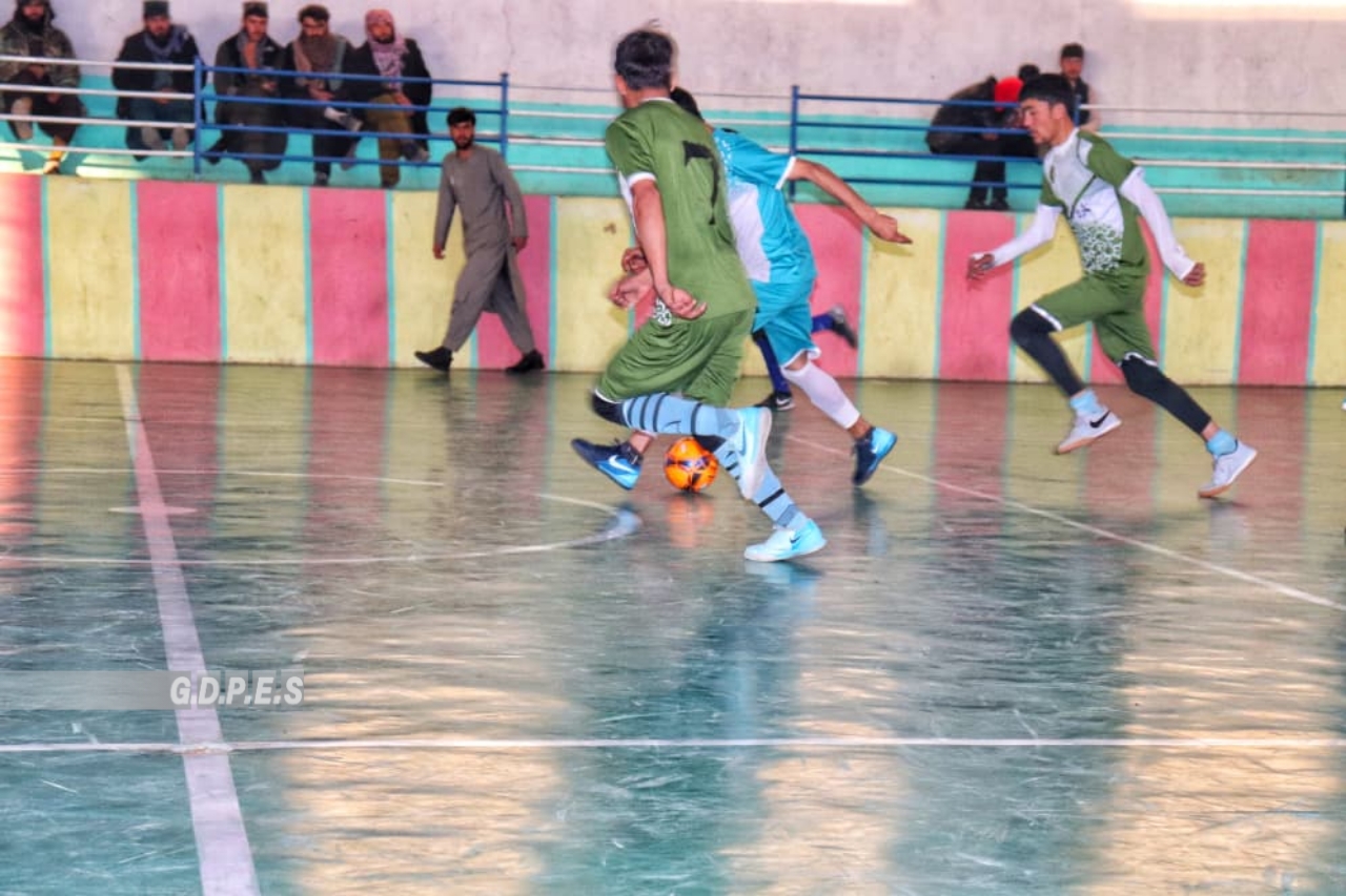 غور ؛ رقابت های لیگ برتر فوتسال ادارات دولتی در شهر فیروزکوه آغاز شد