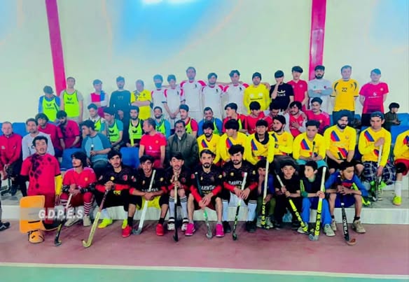 خوست کې د اتو لوبډلو ترمنځ د هاکي سیالۍ پیل شوې