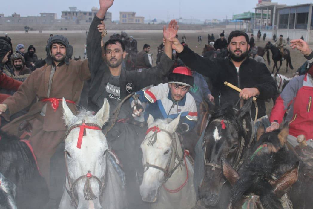 بلخ؛ مسابقات بزکشی با اشتراک ۱۰۰ چاپنداز در شهر مزار شريف برگزار گردید