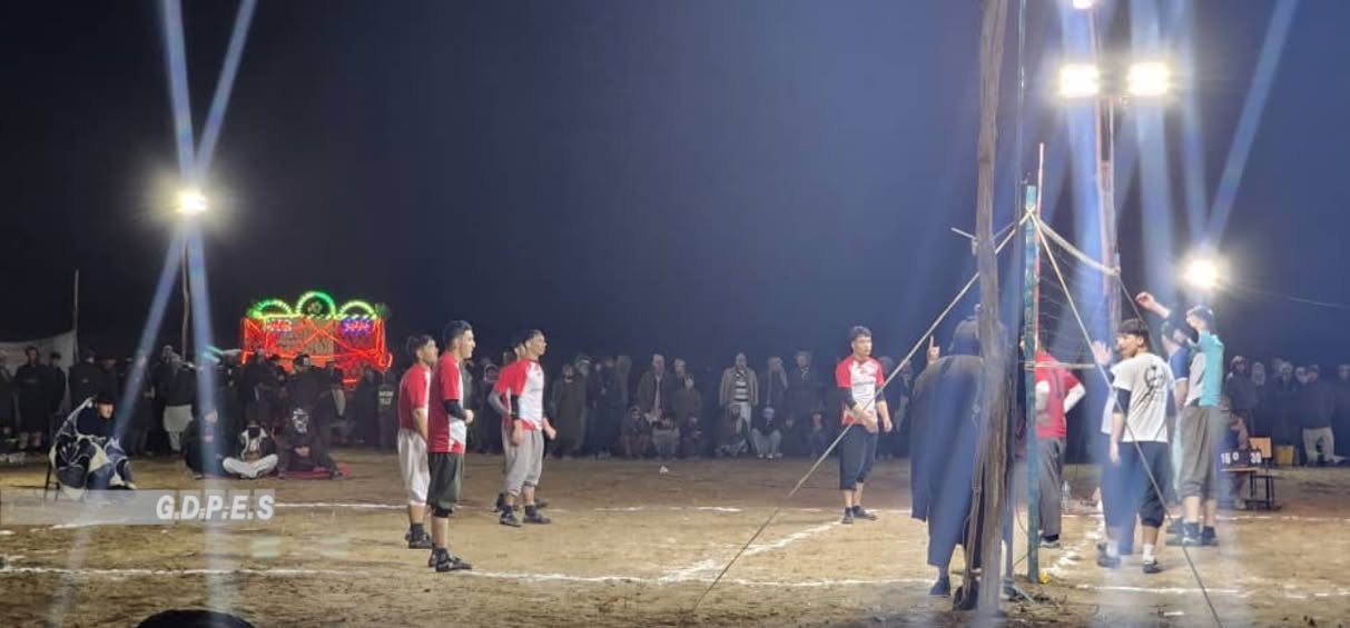 بلخ؛ چهاربولک ولسوالۍ کې د څلور لوبډلو ترمنځ د والیبال سیالۍ پای ته ورسېدې