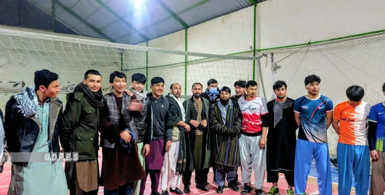 بلخ؛ مرکز مزارشریف ښار کې د ۱۴ لوبډلو ترمنځ د والیبال سیالۍ پای ته ورسېدې
