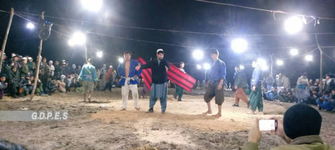 کندز؛ امام صاحب ولسوالۍ کې د ٥٠ ورزشکارانو ترمنځ د غېږ نیونې سیالۍ ترسره شوې