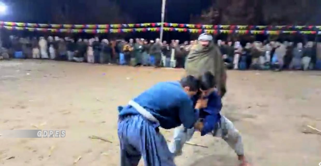 برگزاری رقابت‌های کورش میان ۹۰ پهلوان در بلخ